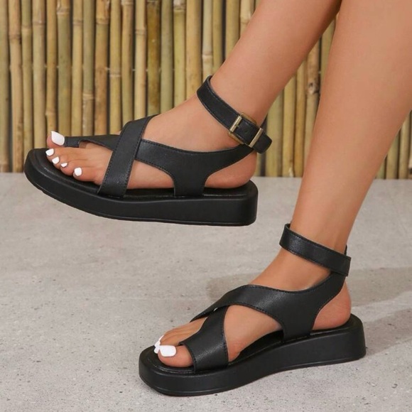 Shoes - Women's Black Ankle-Strap Platform Sandals